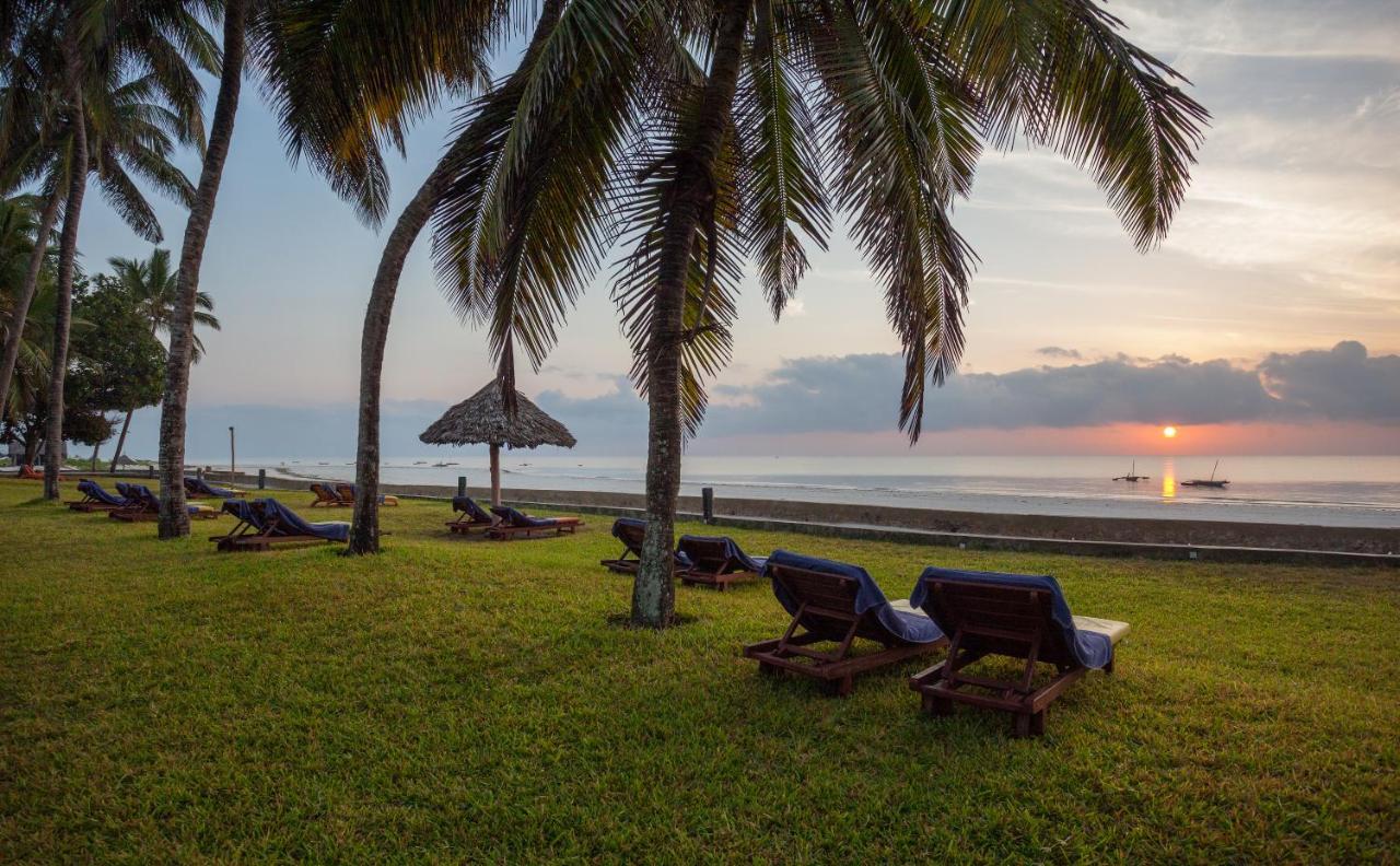 Neptune Paradise Beach Resort & Spa Galu Ngoại thất bức ảnh