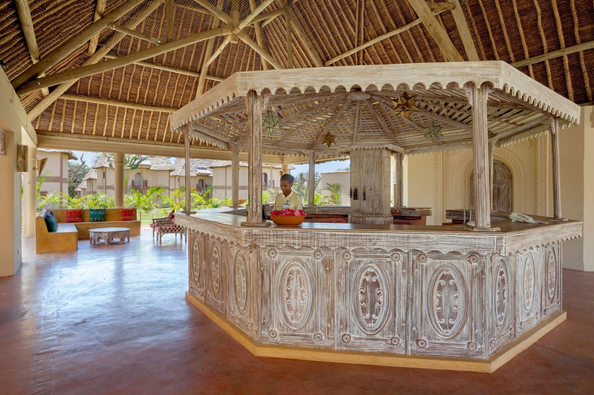 Neptune Paradise Beach Resort & Spa Galu Ngoại thất bức ảnh