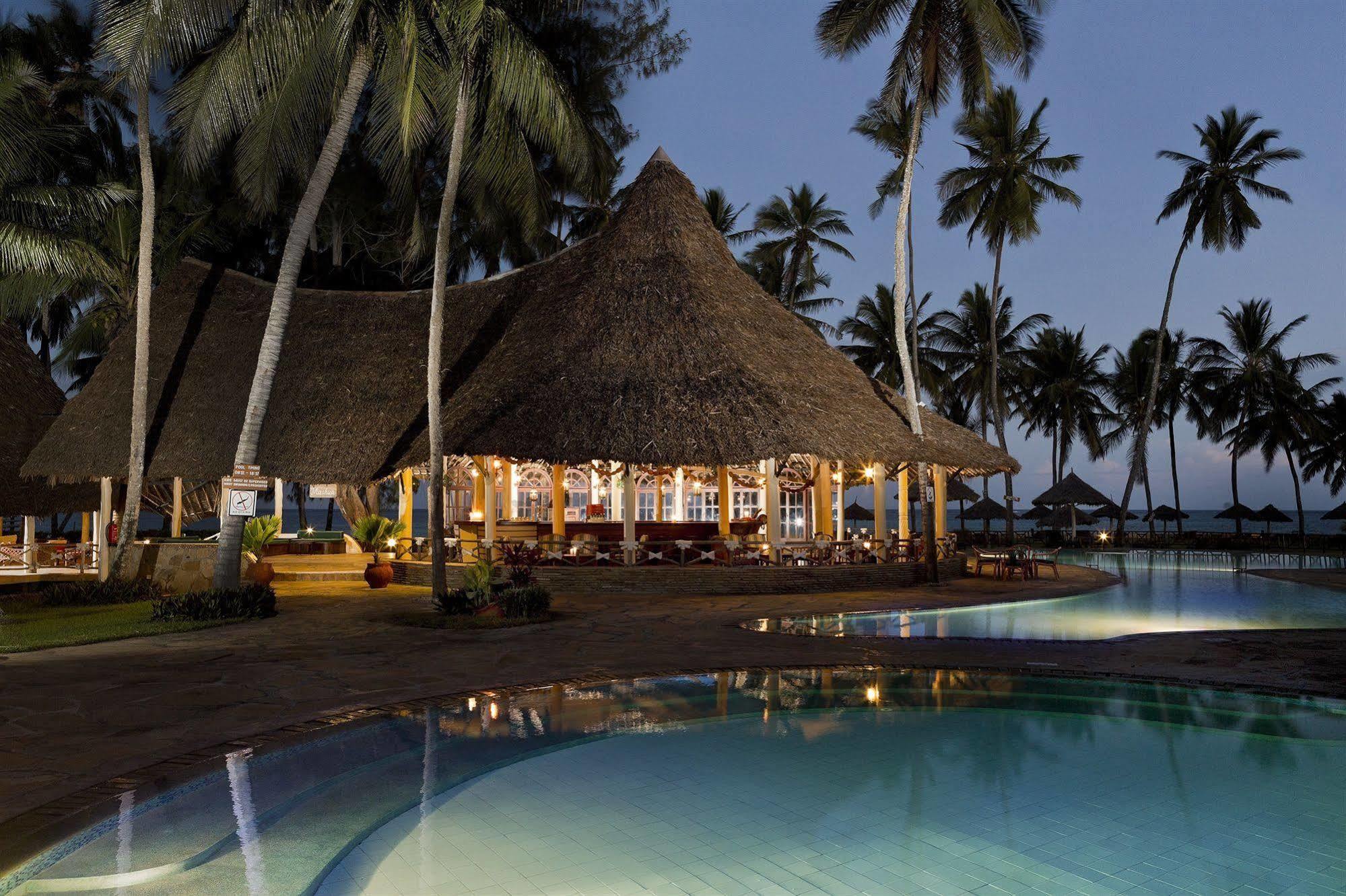 Neptune Paradise Beach Resort & Spa Galu Ngoại thất bức ảnh