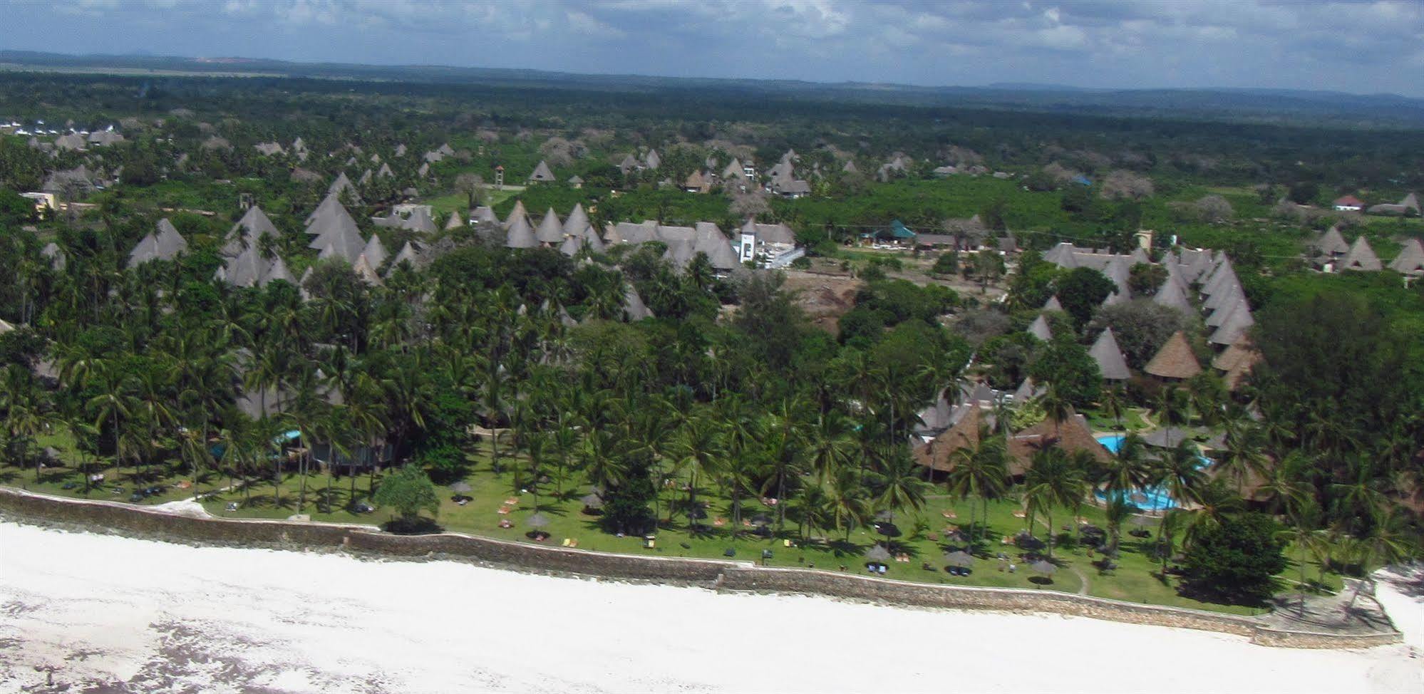 Neptune Paradise Beach Resort & Spa Galu Ngoại thất bức ảnh